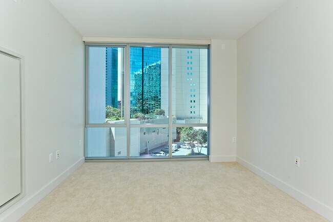 Building Photo - 1189 Waimanu St