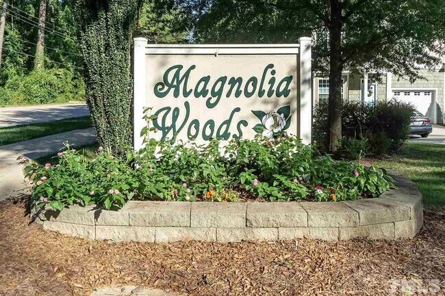 Building Photo - 3 Bedroom Townhome in Magnolia Woods - Clo...