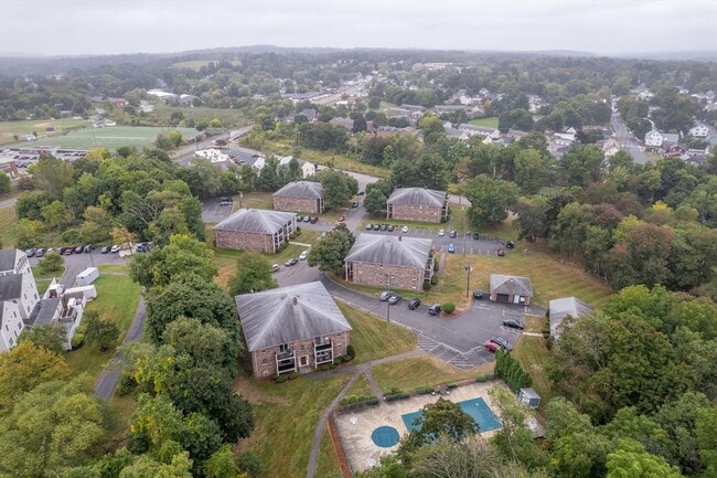 Building Photo - 5 Walker Rd