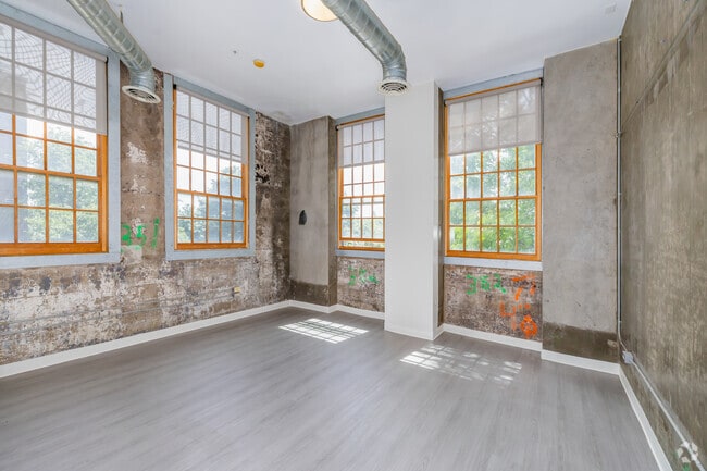 Studio - 525SF - Living Room - Globe Mills