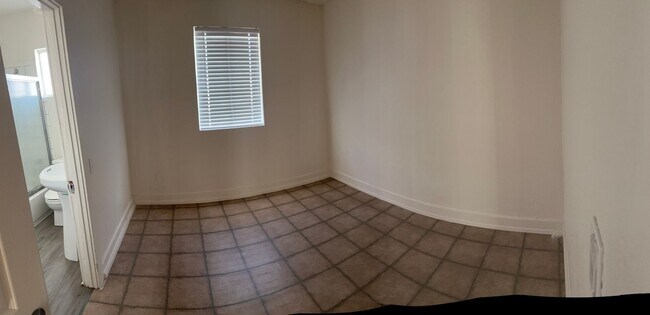 Building Photo - Cute 3 Bedroom /  2 Bath San Jacinto Home with Solar