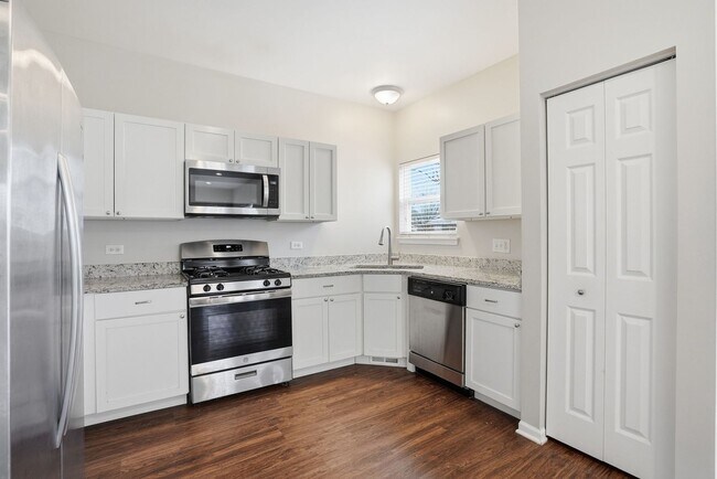 Building Photo - 2647 Pecos Cir