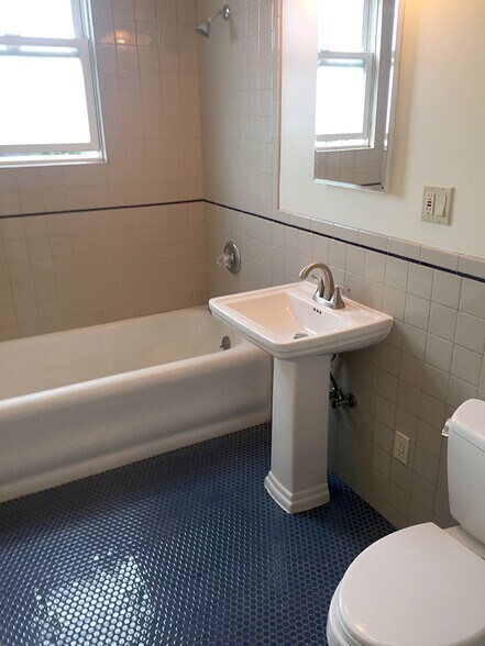 Building Photo - 2240 Balboa St