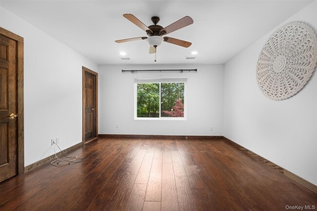 Building Photo - 4 Hidden Pines Way