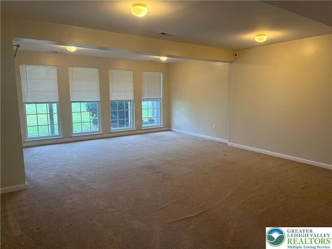 Building Photo - 4046 Clubhouse Ct