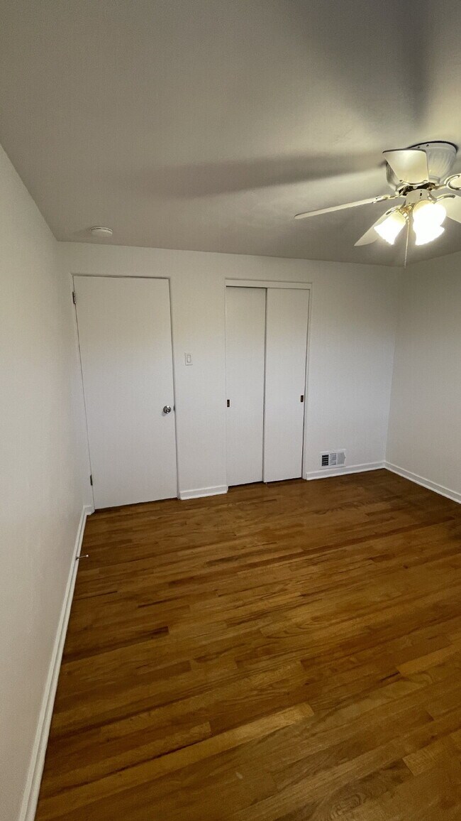 Building Photo - Charming 3 bed, 2 bath with finished basement!