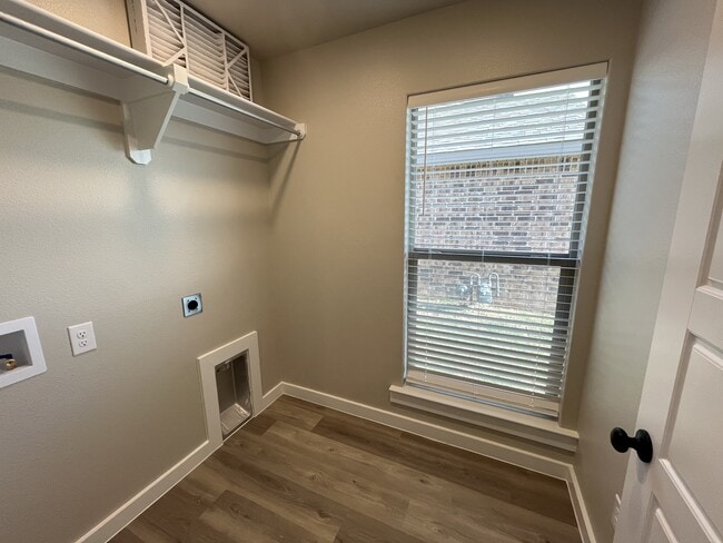 Building Photo - 1301 Ross Ave