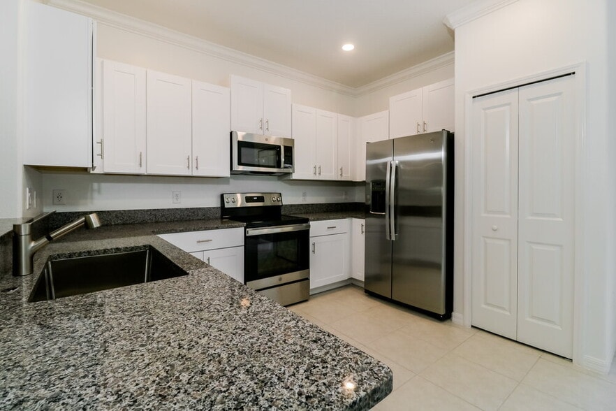 Building Photo - 2145 Great Sapphire Ln