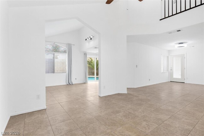 Building Photo - 7600 Beverly Hills Dr