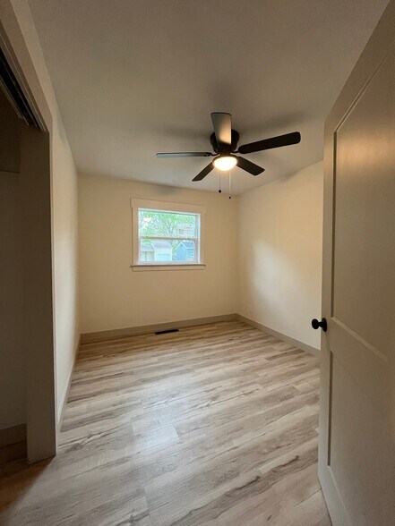 Building Photo - 1428 S Pickwick Ave