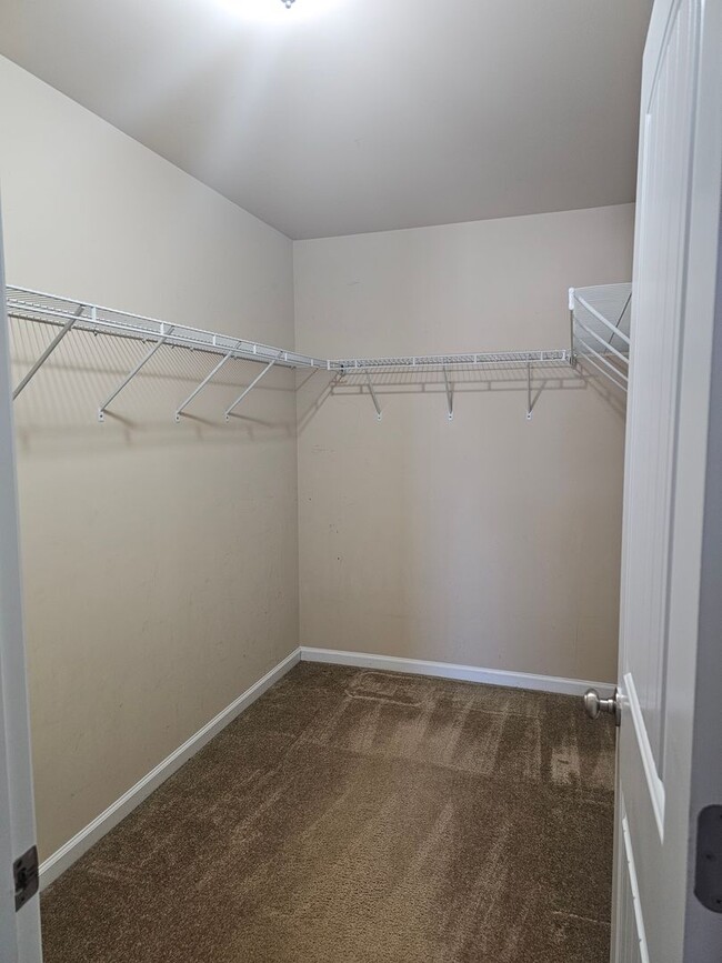 Building Photo - Marvelous 3 Bedroom Home in Lexington Plantation!