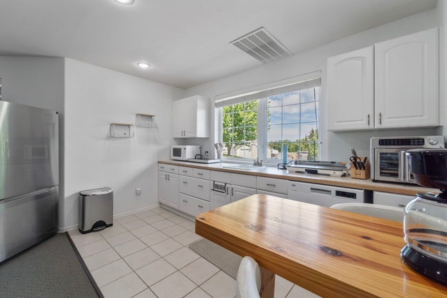 Building Photo - 4949 Rau Ln