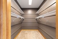 Building Photo - 3293 Greenleafe Dr