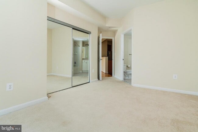 Building Photo - 3101 N Hampton Dr