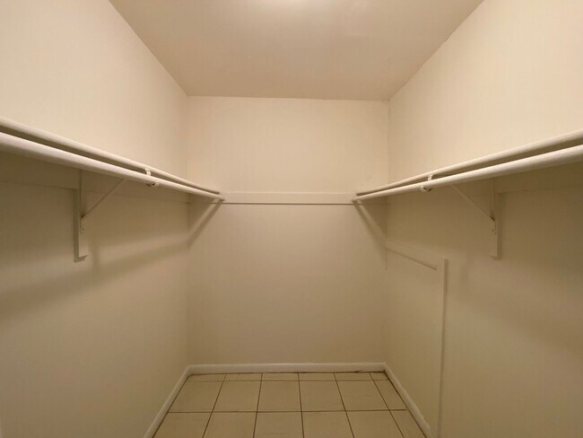 Building Photo - 1BD/1BA Apartment off Curry Ford in Henley...