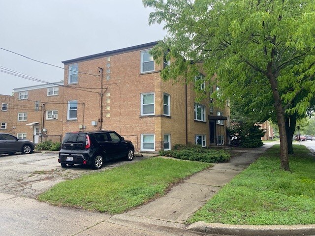Building Photo - 4925 Greenwood St