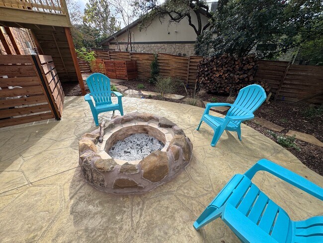 Building Photo - 2802 Horseshoe Bend Cove
