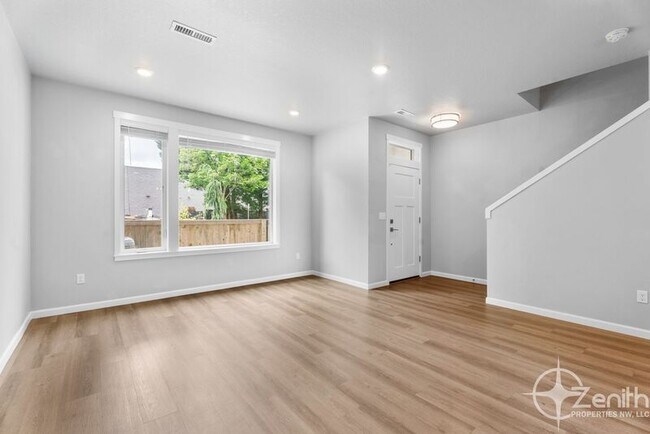 Building Photo - 16314 NE 20th St