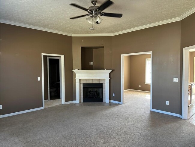 Building Photo - 40 Pin Oak Dr