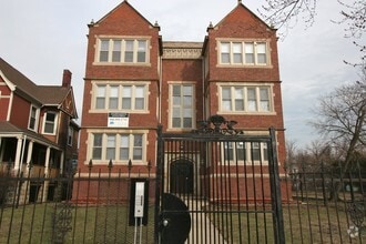 Building Photo - 617 N Central Ave Chicago, IL 60644