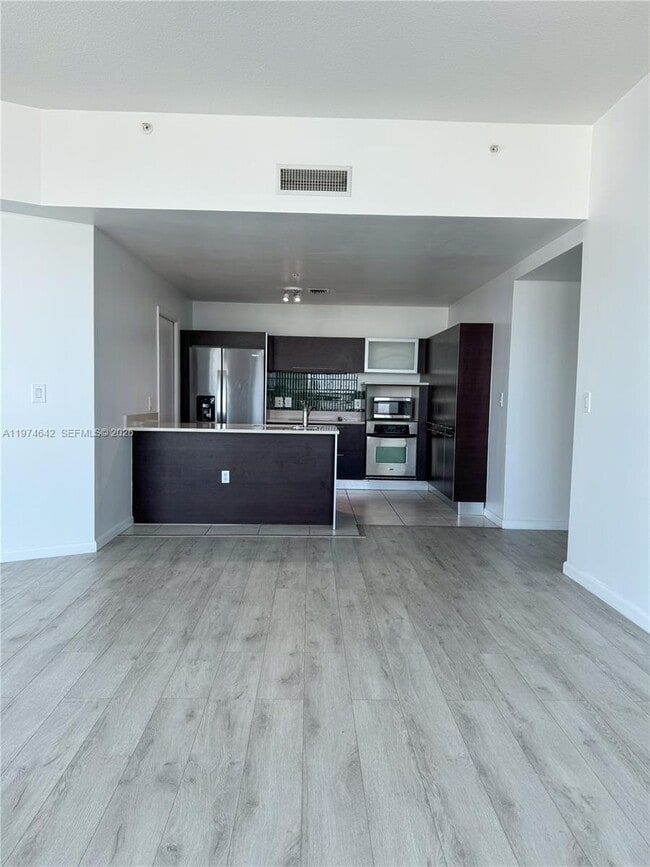 Building Photo - 1900 N Bayshore Dr