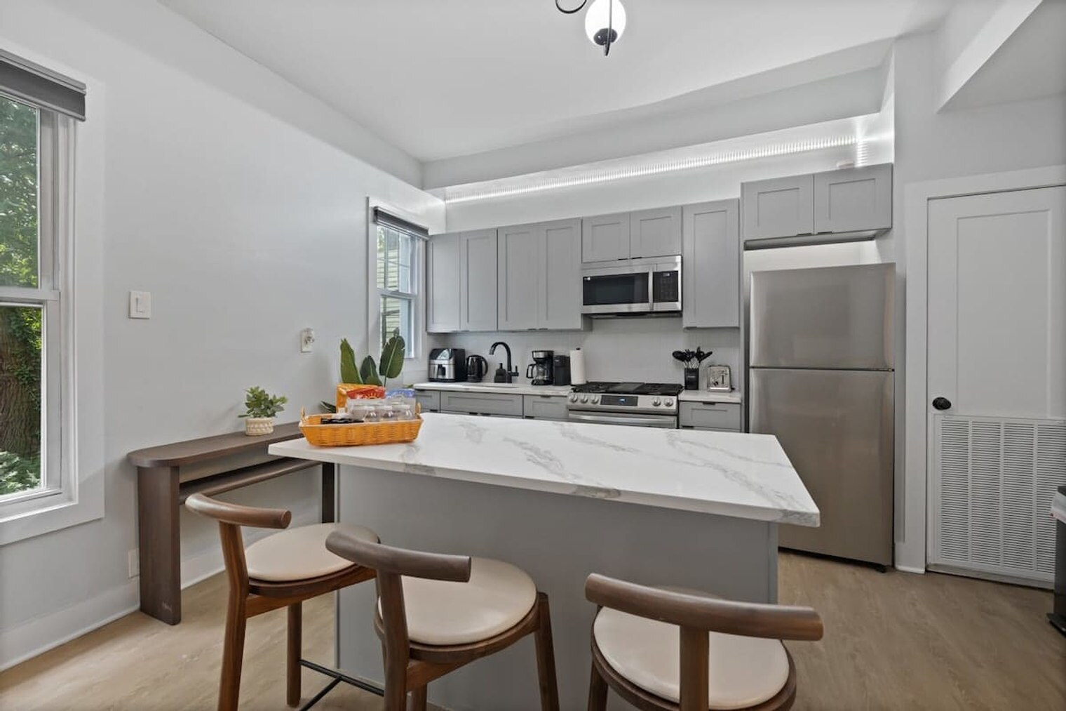 Building Photo - 20 Tuers Ave