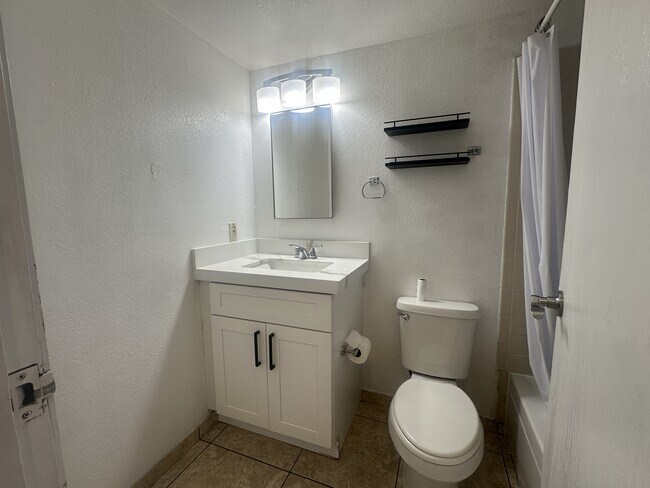Building Photo - 4707 Cessna Ave