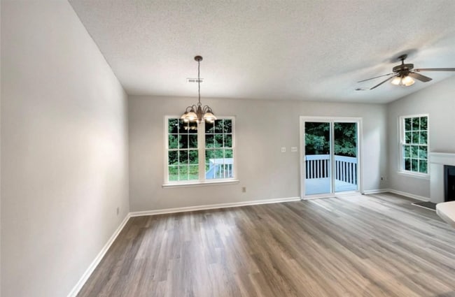 Building Photo - 948 E Savannah Dr