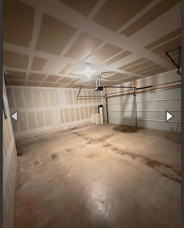 Building Photo - 3011 Lindenwood Wy