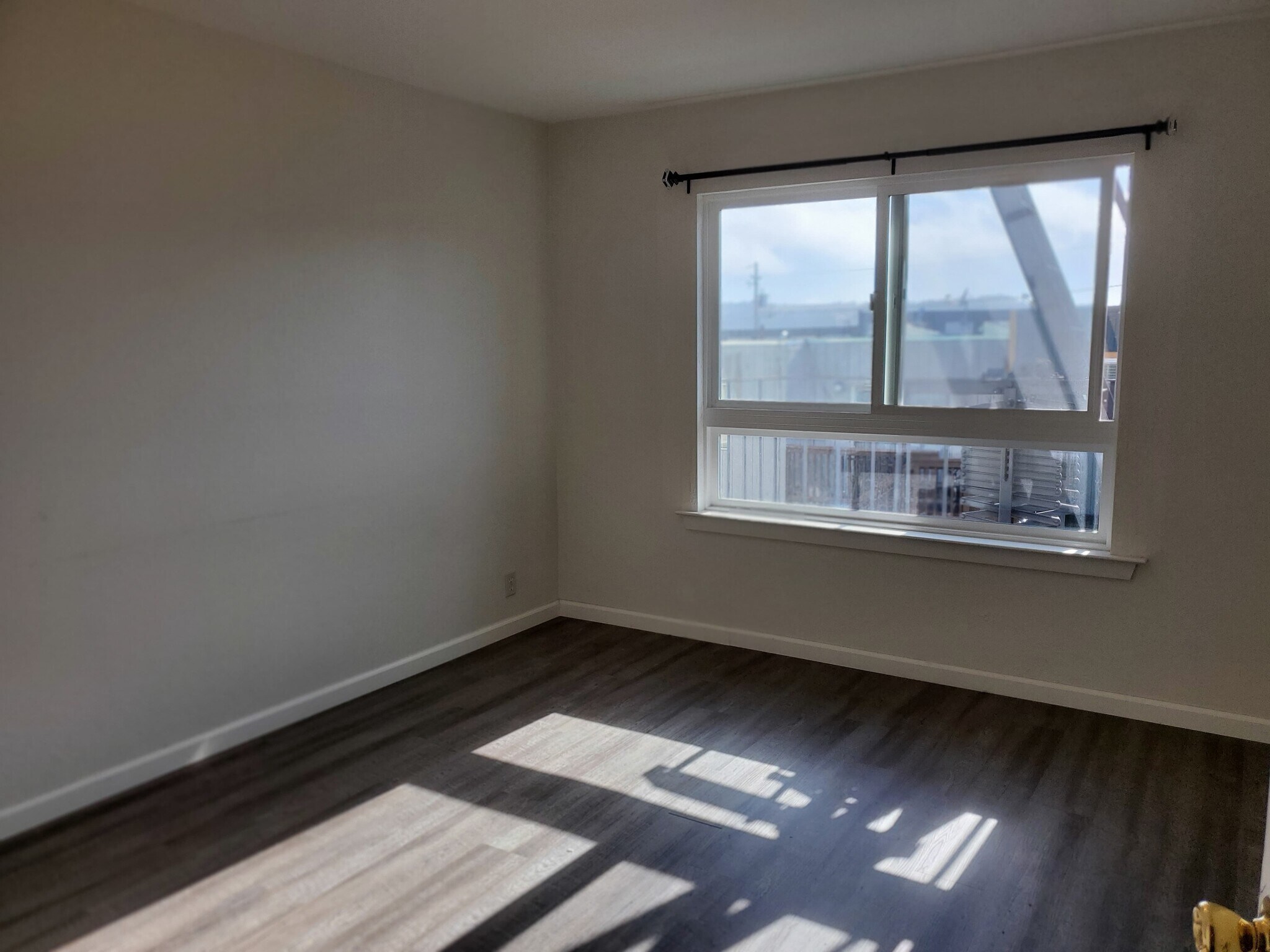 Building Photo - 50 3rd Ave