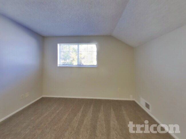 Building Photo - 2878 Goldy Way