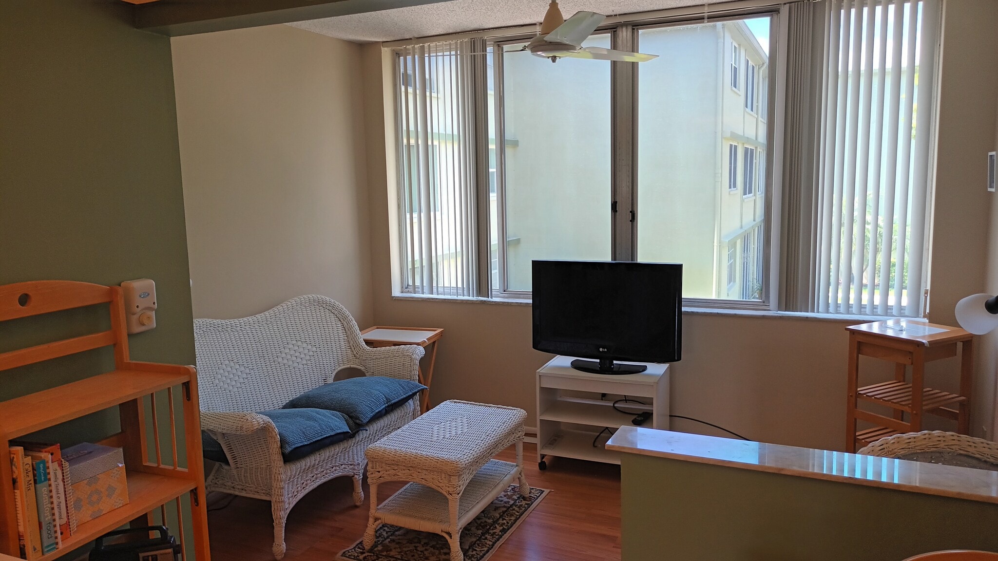 Sunroom - 4710 Bay St NE