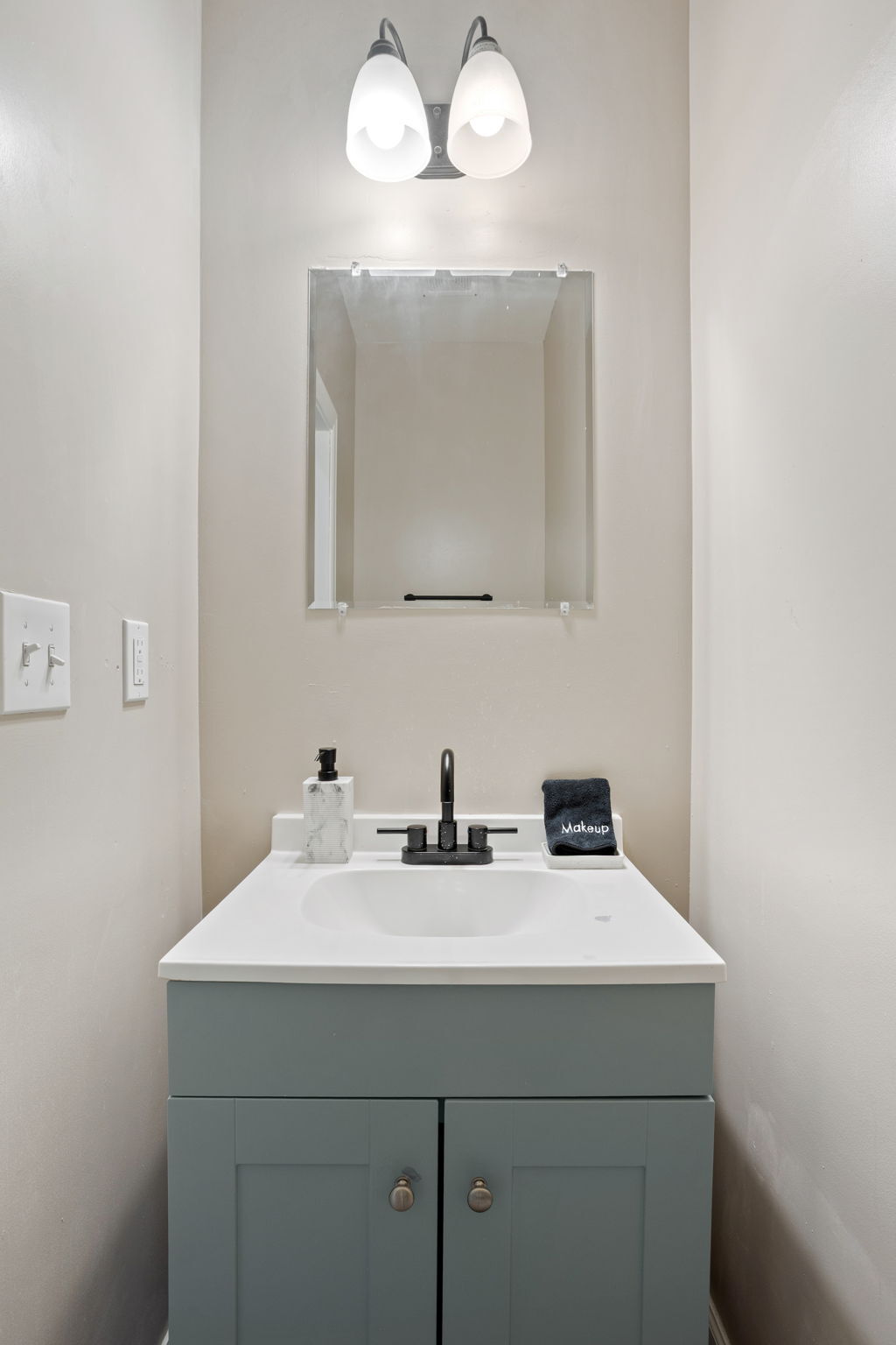 Building Photo - 1523 S East St