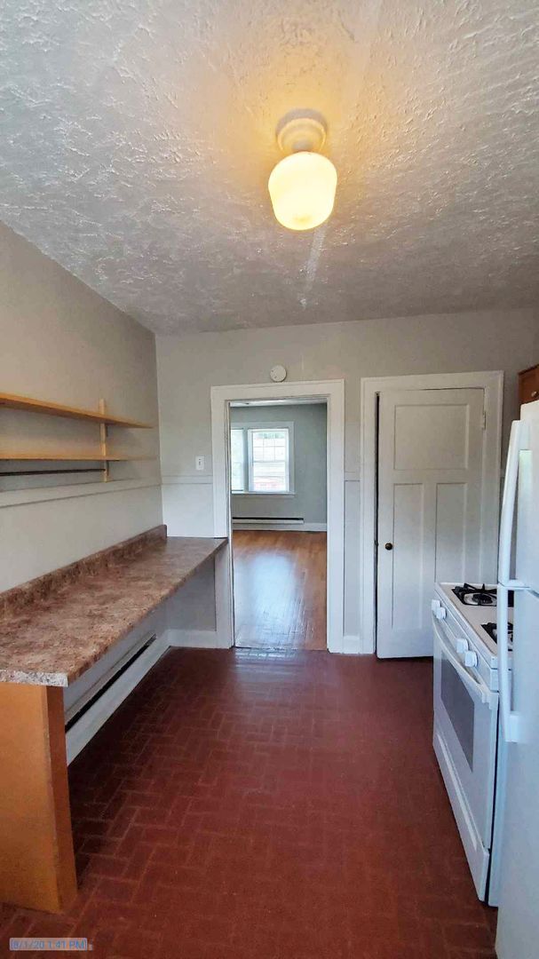 Building Photo - 415 Probasco St