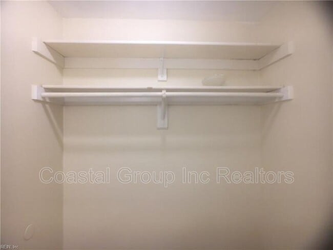 Building Photo - 715 Wolftrap Ln