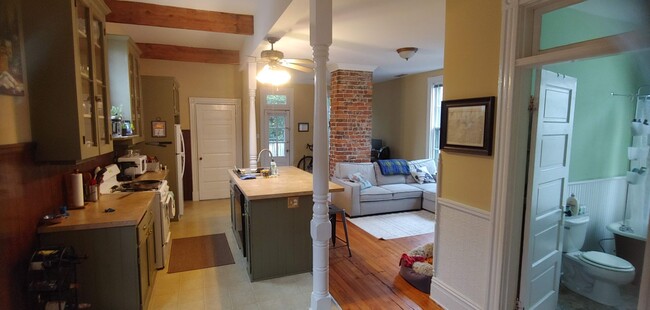 Building Photo - PINE416