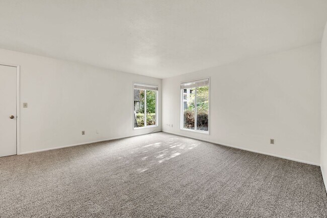 Building Photo - 1628-1628 Madras St SE