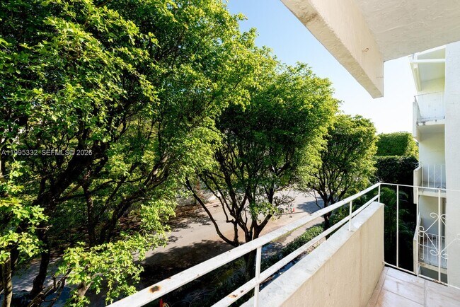 Building Photo - 5838 SW 74th Terrace