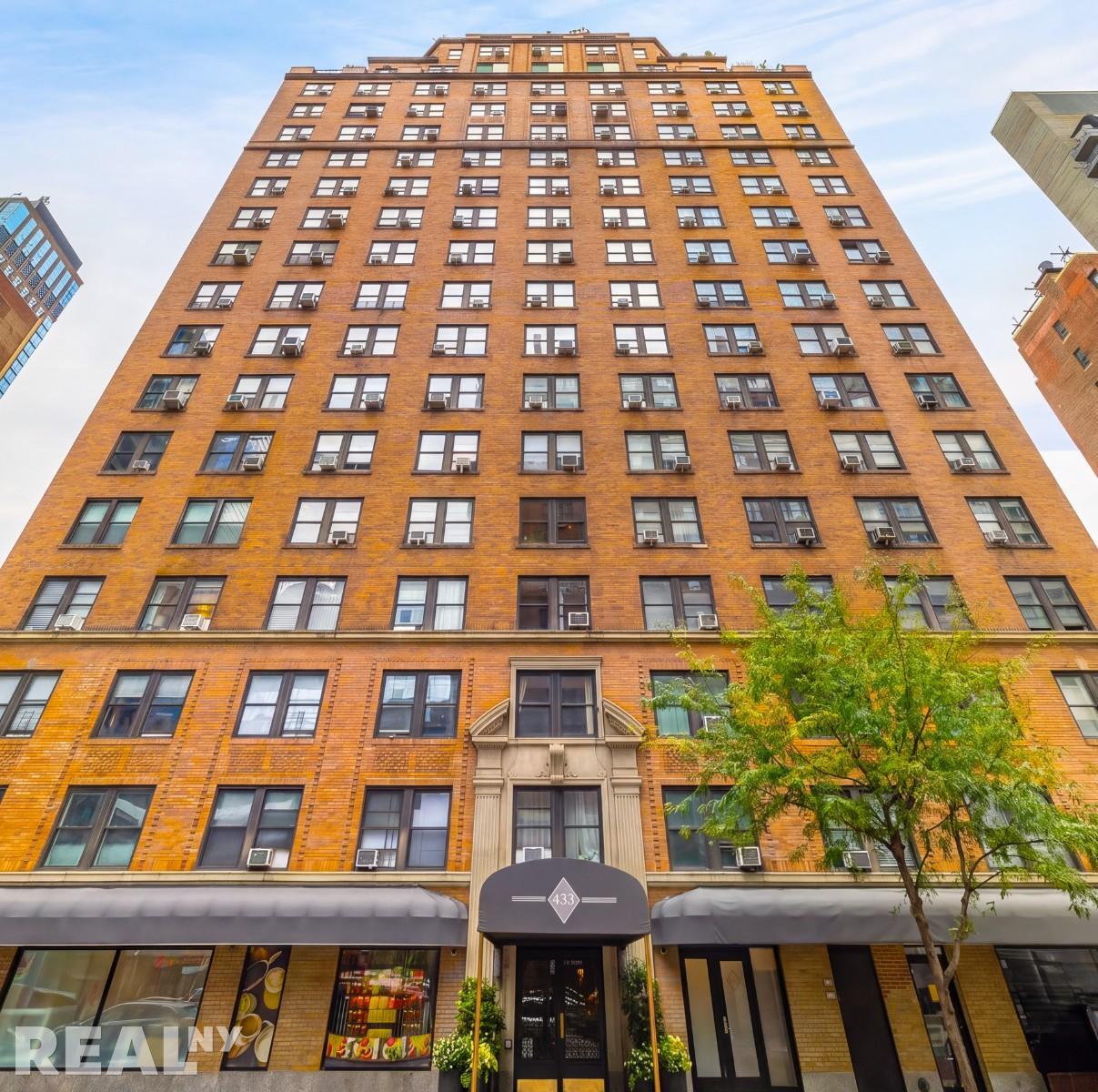 Building Photo - 433 W 34th St.