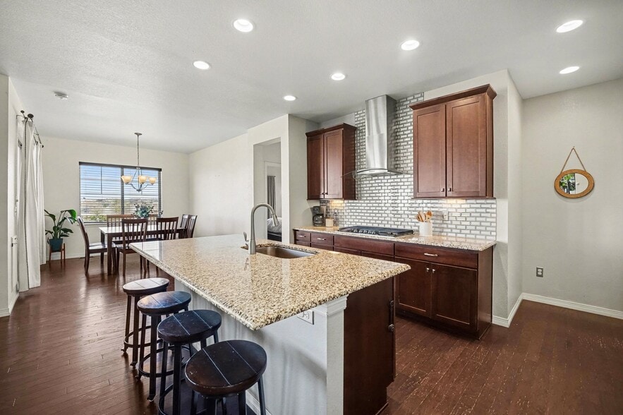 Building Photo - 470 Grenville Cir