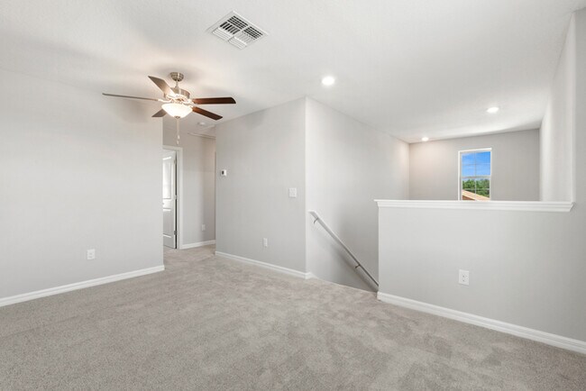 Building Photo - LIKE NEW Home For Rent in Belmont!