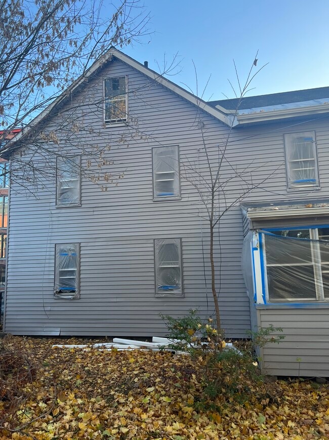 Building Photo - 36 Union St
