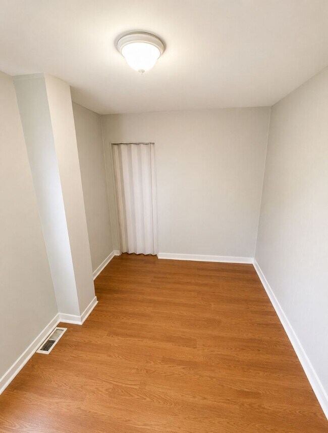 Building Photo - 3 Bedroom Home in Point Breeze