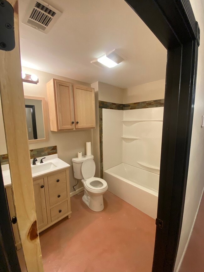 Building Photo - 3540 N Foster Dr