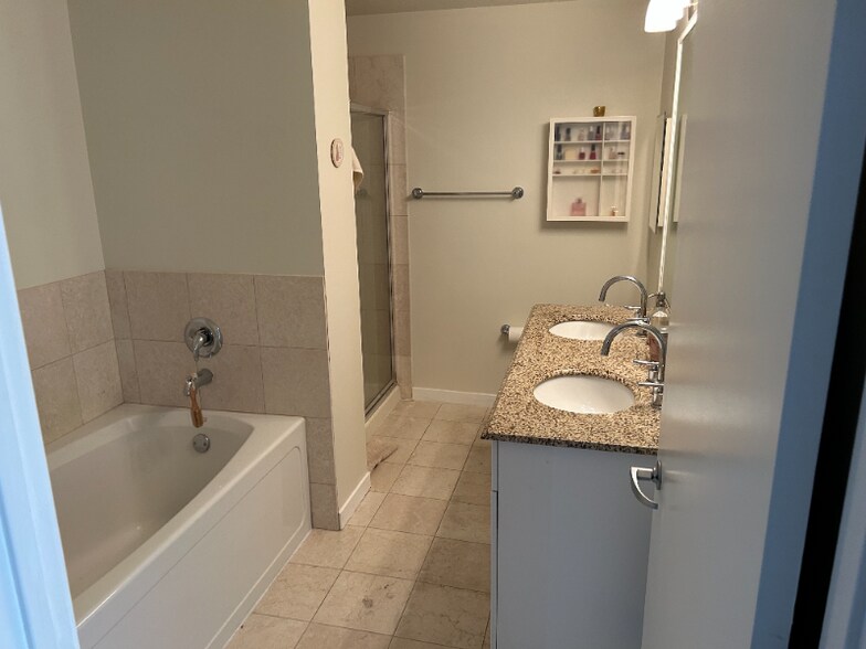 Building Photo - 200 W Grand Ave