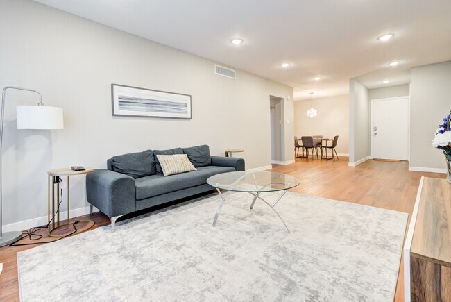 Building Photo - 2701 Bellefontaine St