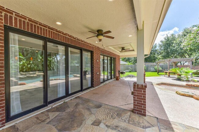 Building Photo - 11502 Bay Ledge Dr