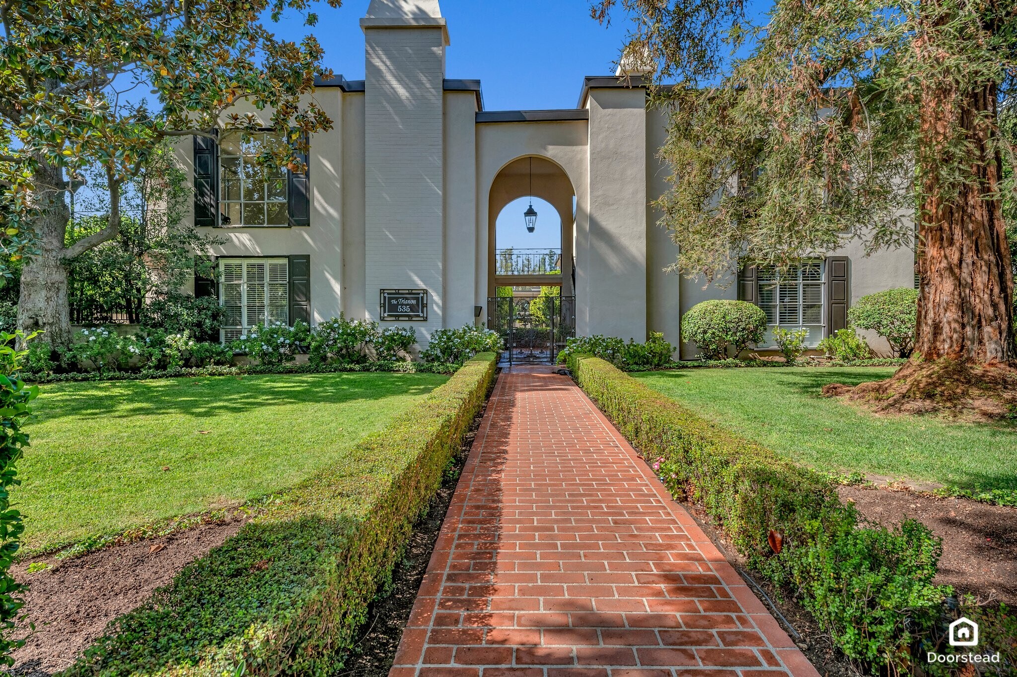 Building Photo - 535 S Orange Grove Blvd