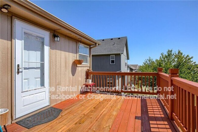 Building Photo - 20621 W 125th Ct
