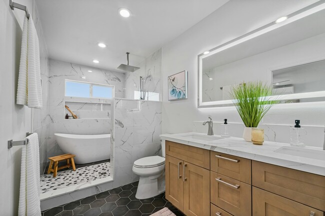 Building Photo - 403 Lokelau Pl